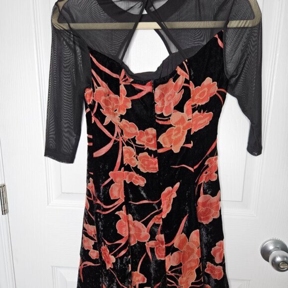 BCBG Mini Dress Velvet like material size 2 - Picture 7 of 14